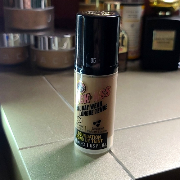 Soap & Glory Other - Soap & Glory Kickass Foundation 05